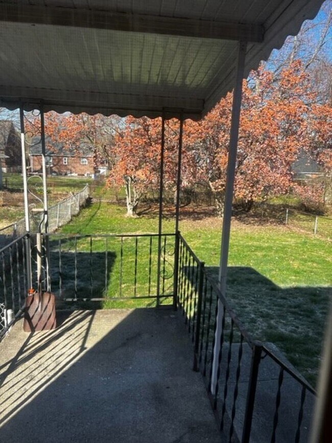 Building Photo - 4 bedroom house | Mayflower Ave |