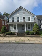 Building Photo - 552 E King St