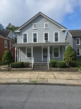 Building Photo - 552 E King St