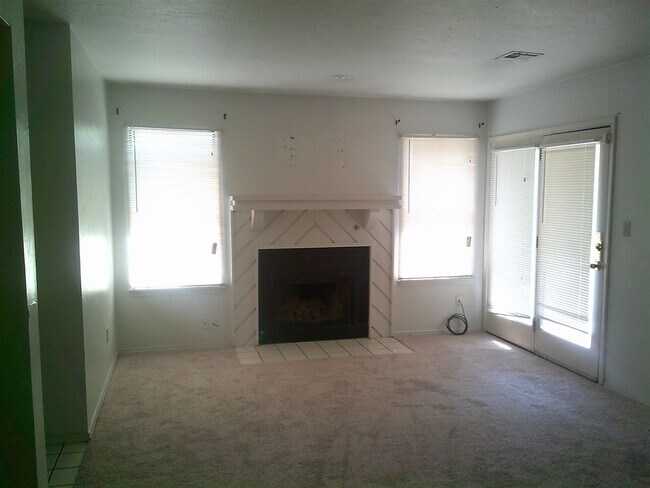 Foto del edificio - 5402 NW Sir Brian Ave