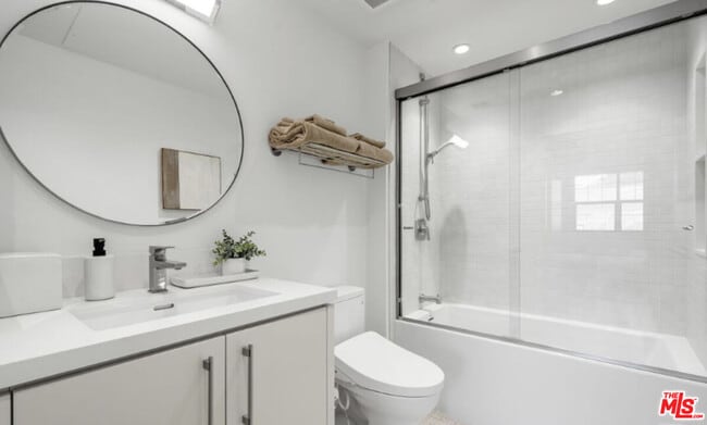 Foto del edificio - 130 S Sepulveda Blvd