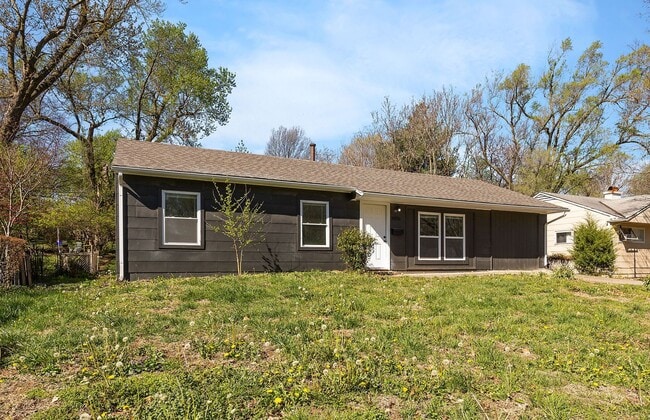 Foto del edificio - Spacious Single Family Home - 4 BD/2 BA