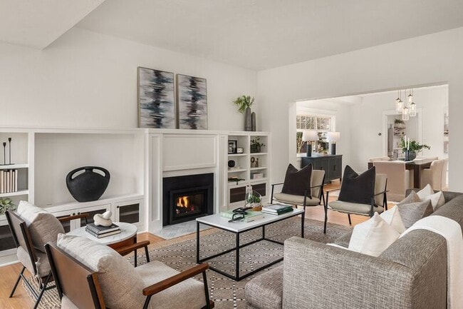 Foto del edificio - 6750 12th Ave NW