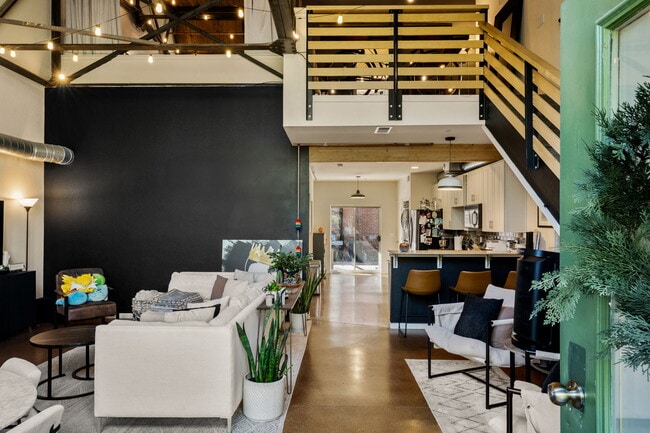 Foto del edificio - 3033 Blake St