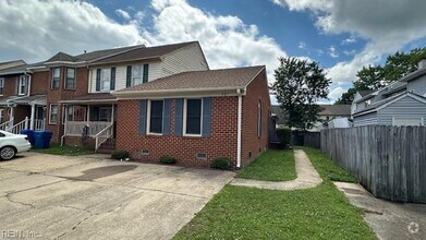 Building Photo - 701 Kennesaw Ct