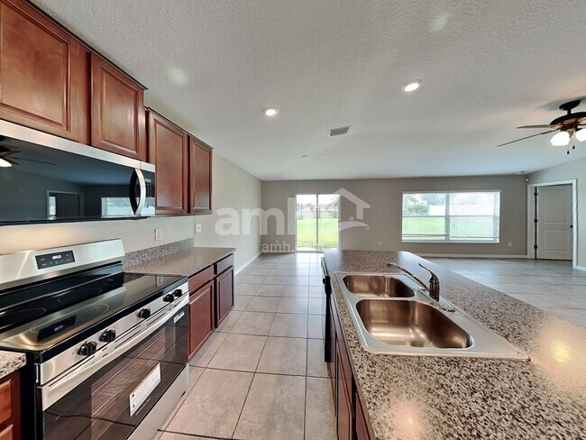 Foto del edificio - 1629 Climbing Dayflower Dr