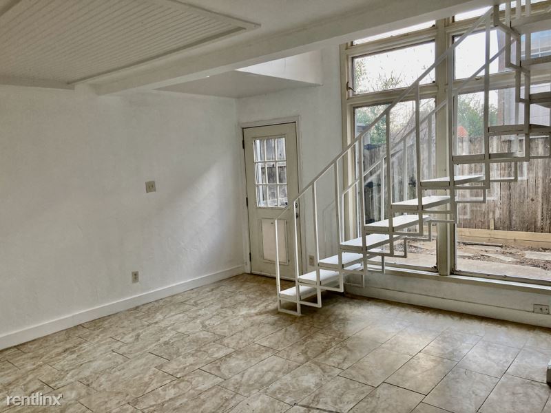 Foto principal - 4425 Travis St