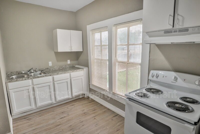 Foto principal - 2126 S Laredo St