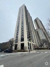 Building Photo - 2500 N Lakeview Ave