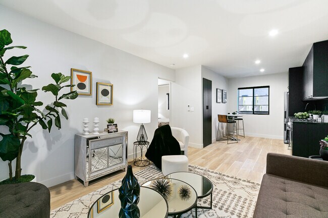 Foto del edificio - 215 Lucas Ave