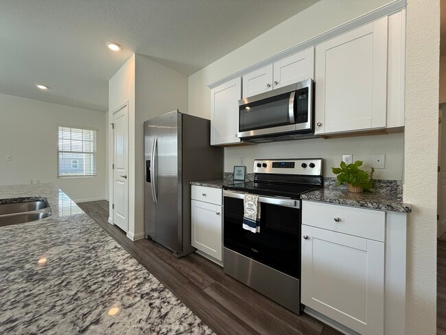 Kitchen - 1102 Treeta Trl