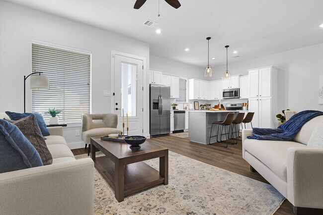 ¡TRES HABITACIONES, SALA/COCINA! - The Cottages at Magnolia