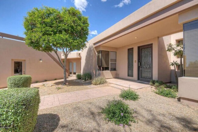 Building Photo - 8448 E Via Montoya