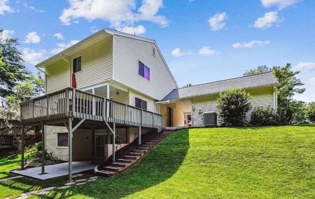 Building Photo - 276 W Meadowland Ln