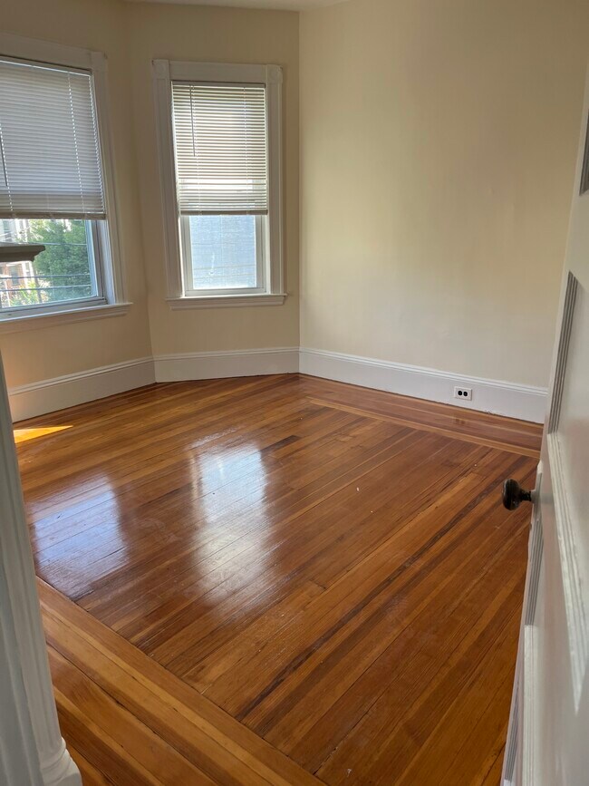 Building Photo - 57 Dimick St