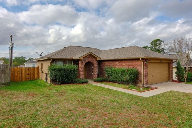 Building Photo - 14087 Running Bear Dr