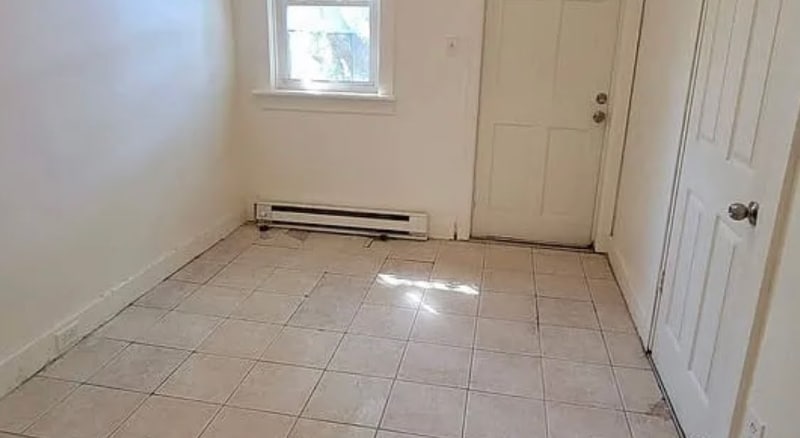 Primary Photo - 442 W Allen St