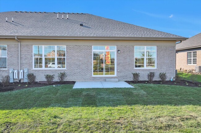 Foto del edificio - 8022 Bradley Dr