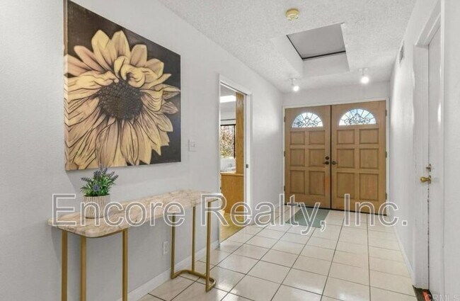 Foto del edificio - 7384 Ballinger Ave