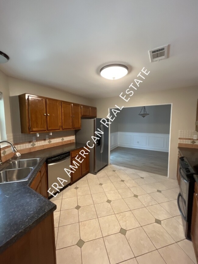 Building Photo - 317 Springwood Cir