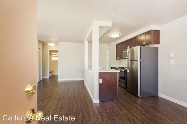 Building Photo - 2515 Thorndyke Ave W