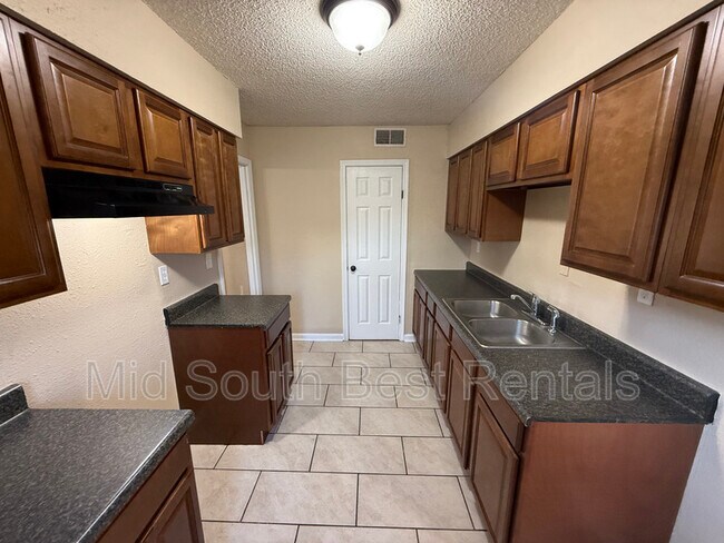 Foto del edificio - 3662 Kerwin Dr