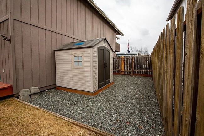 Building Photo - 6390 Norm Dr
