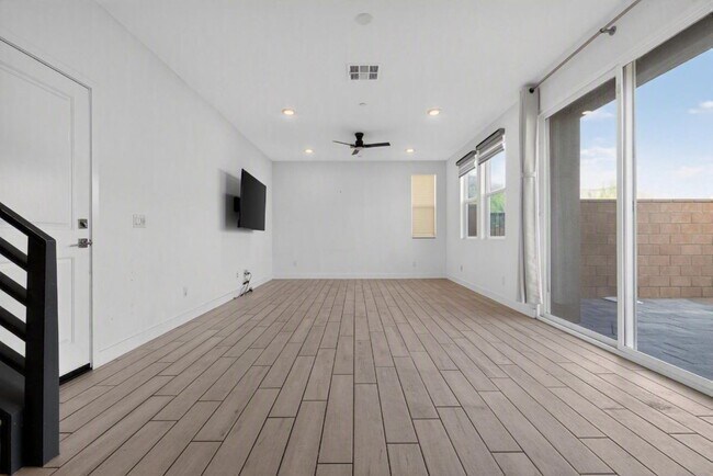 Building Photo - 41114 Northwestern St