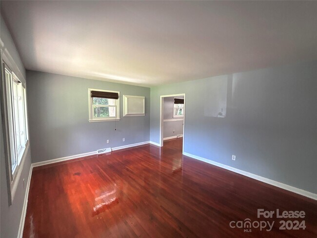 Building Photo - 3225 Harrow Pl