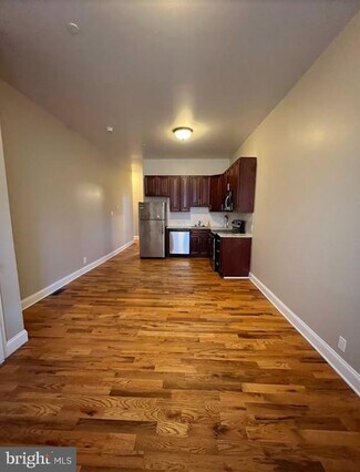Building Photo - 605 N 34th St