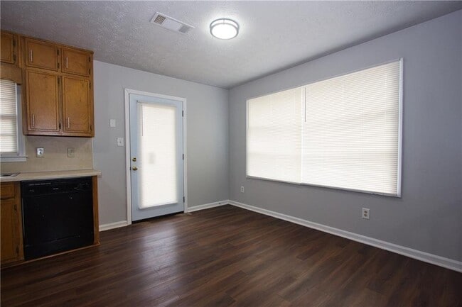 Foto del edificio - 3252 Inez Dr