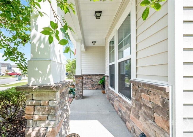 Foto del edificio - 270 Willow Point Cir