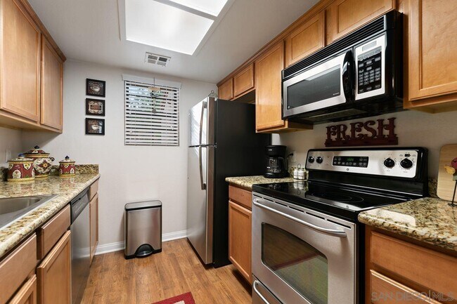 Building Photo - 12095 Alta Carmel Ct