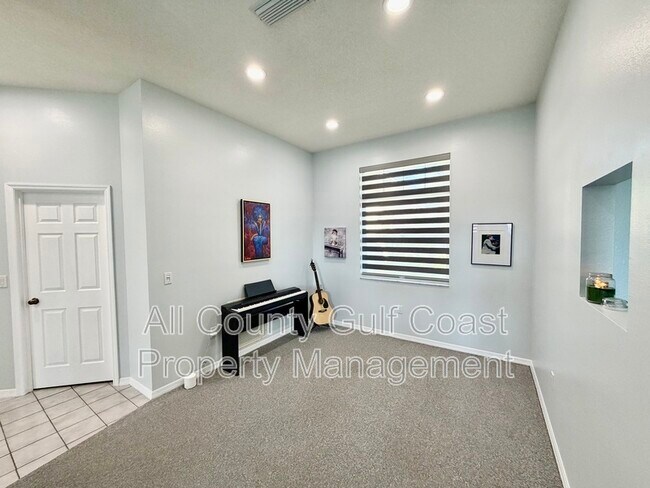 Foto del edificio - 572 Catalina Isles Cir