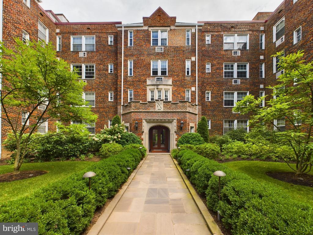 Primary Photo - 3051 Idaho Ave NW