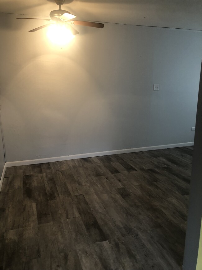 Dining room - 14721 Dorchester Ave