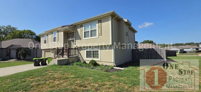 Foto del edificio - 798 Logan Ave