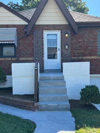 Building Photo - 3014 Maywood Ave