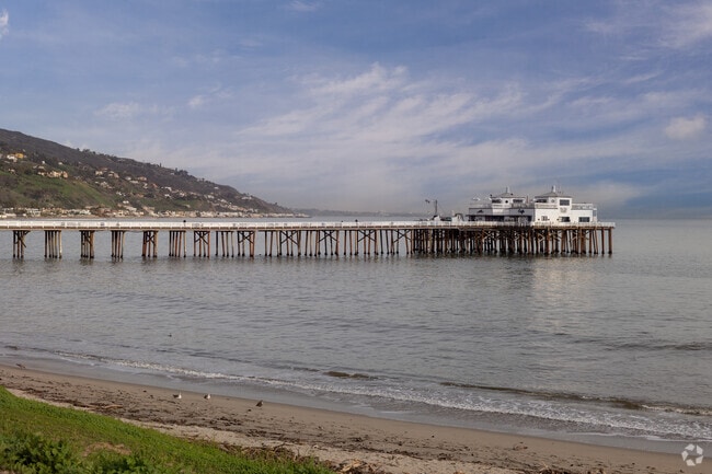 Malibu Sport Fishing Pier.