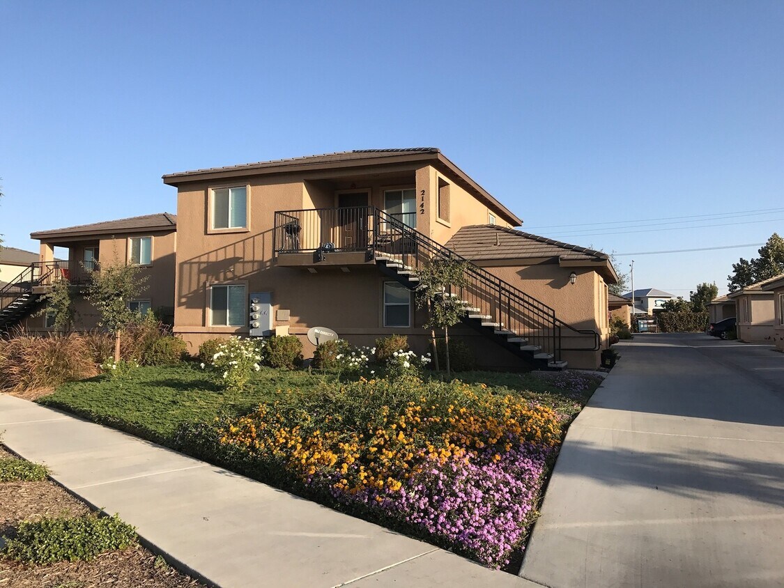 Foto principal - 2140 W Lark Ave