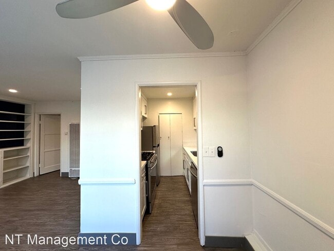 Building Photo - 1 br, 1 bath Apartment - 7100 Ramsgate Ave...