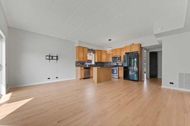 Building Photo - 2807 N 75th Ct
