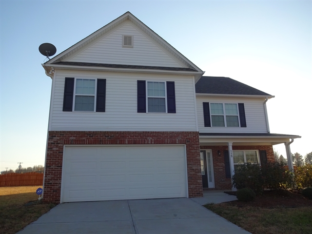 Primary Photo - 113 Fox Den Ln