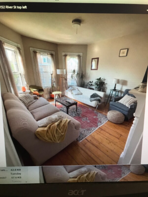 Primary Photo - 154 River St
