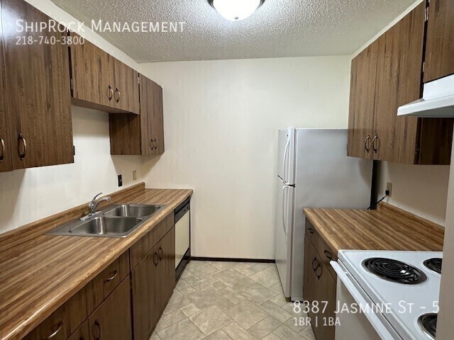 Building Photo - 8387 Jasmine St