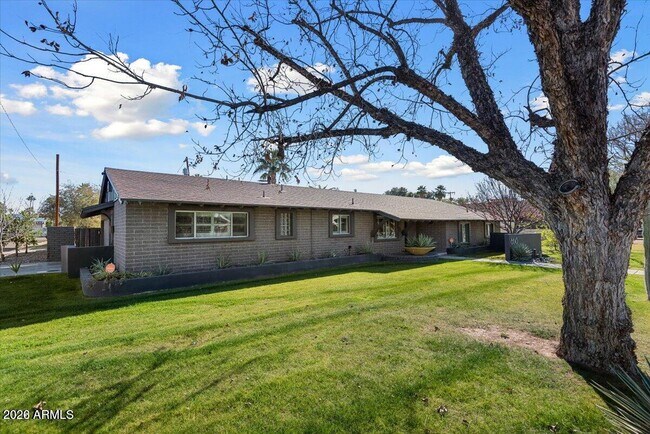 Building Photo - 6643 N 7th Dr