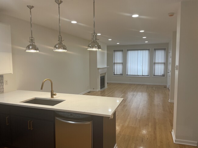 Building Photo - 1151 E 45th St