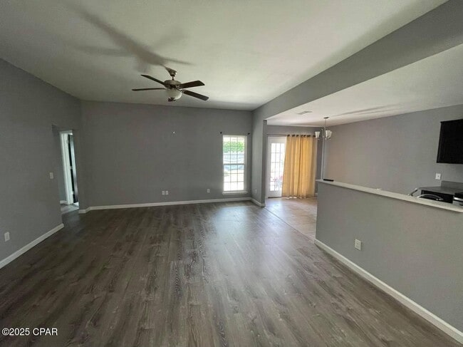 Foto del edificio - 245 Woodlawn Ct