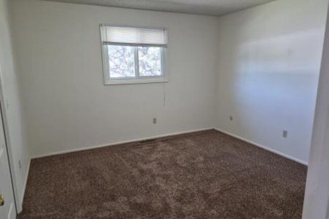 Building Photo - 1229 Hawthorne Ln