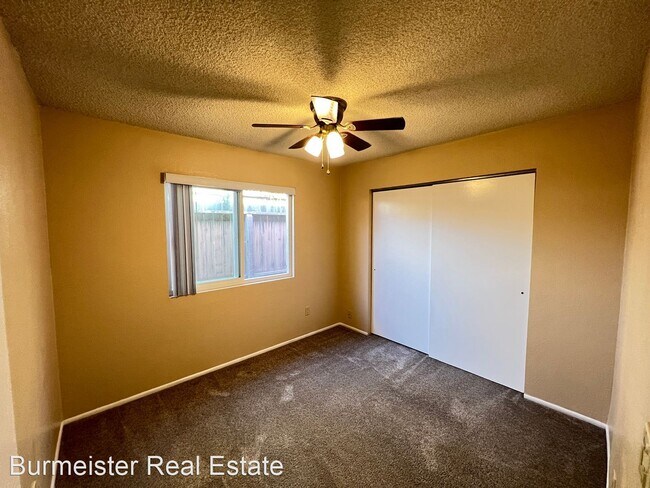 Building Photo - 2 br, 1 bath House - 1014 Santa Fe Dr